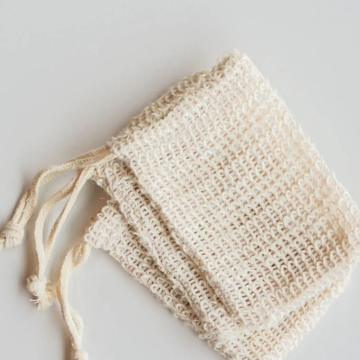 Exfoliating sisal soap bag and wooden soap dish ( 2 pc set )